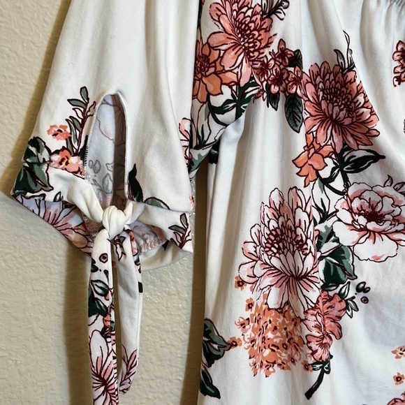 FLORAL Off the Shoulder Floral Mini Dress - Picture 2 of 10